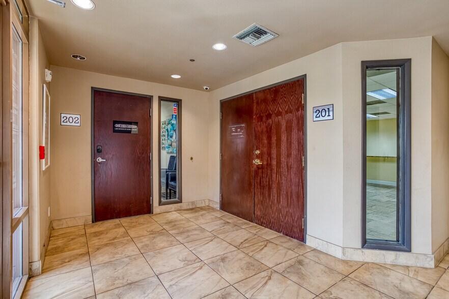 More Photos Of 732 S 6th St, Las Vegas Loft Creative Space For Lease