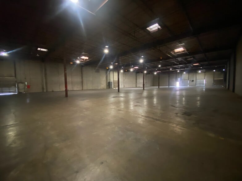 More Photos Of 2005 Texas Ave, Shreveport Warehouse For Lease