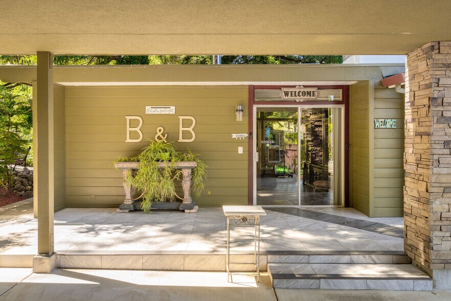 More Photos Of 3037 Foothill Blvd, Calistoga Hospitality For Sale