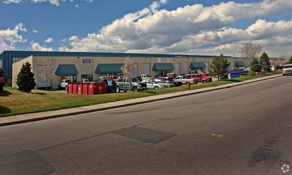 More Photos Of 800 E 64th Ave, Denver Showroom For Lease