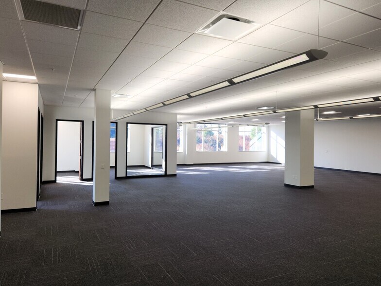 More Photos Of 10375 N Baldev Ct, Mequon Office For Sale