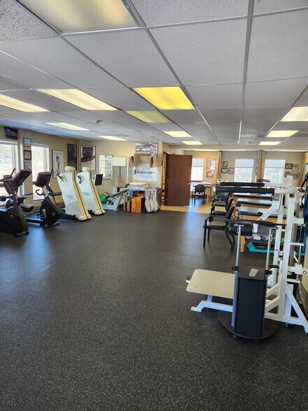 More Photos Of 29 Riverside St, Nashua Medical For Sale