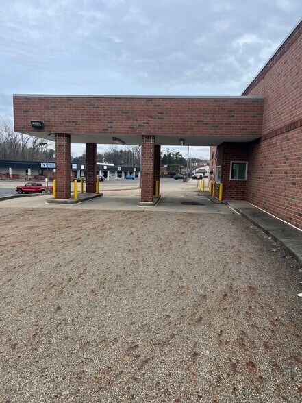 More Photos Of 3010 Whipple Ave NW, Canton Drugstore For Lease