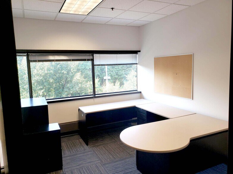 More Photos Of 1 Corporate Pl S, Piscataway Office For Lease