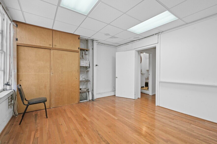 More Photos Of 146-148 E State St, Ithaca Storefront Retail Residential For Sale