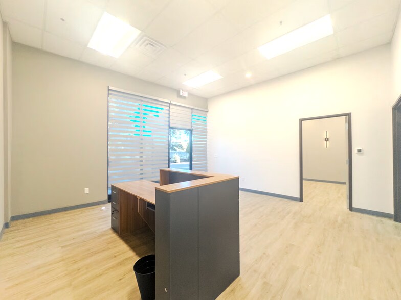 More Photos Of 470 W Larch Rd, Tracy Service For Lease