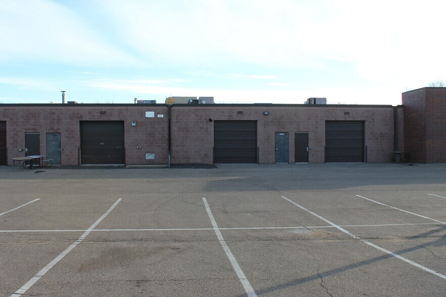 More Photos Of 500 E Travelers Trl, Burnsville Research And Development For Lease
