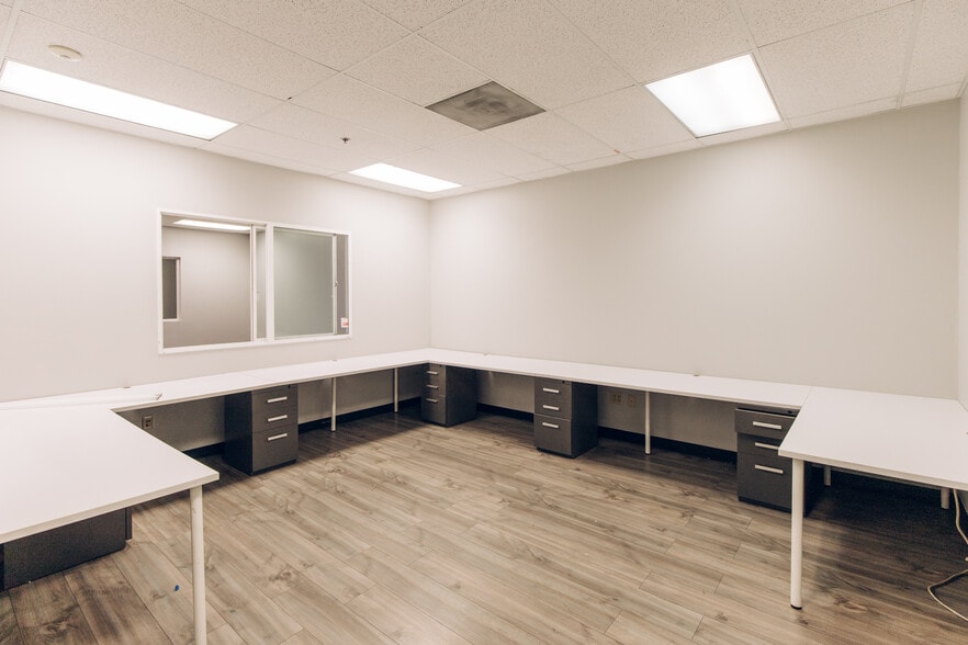 More Photos Of 10235-10255 SW Spokane Ct, Tualatin Manufacturing For Lease