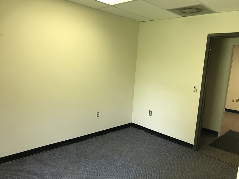 More Photos Of 850 13th Ave, Bethlehem Warehouse For Lease