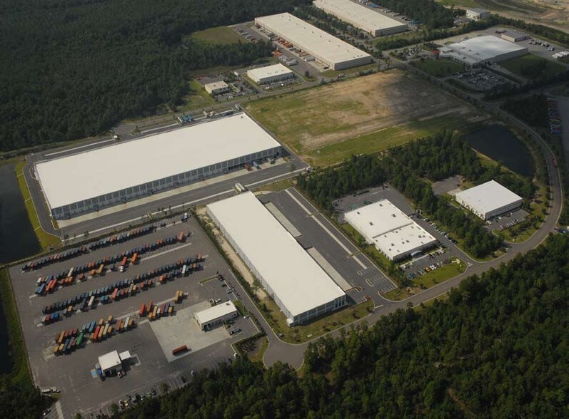 More Photos Of 1980 Technology Dr, Charleston Distribution For Lease