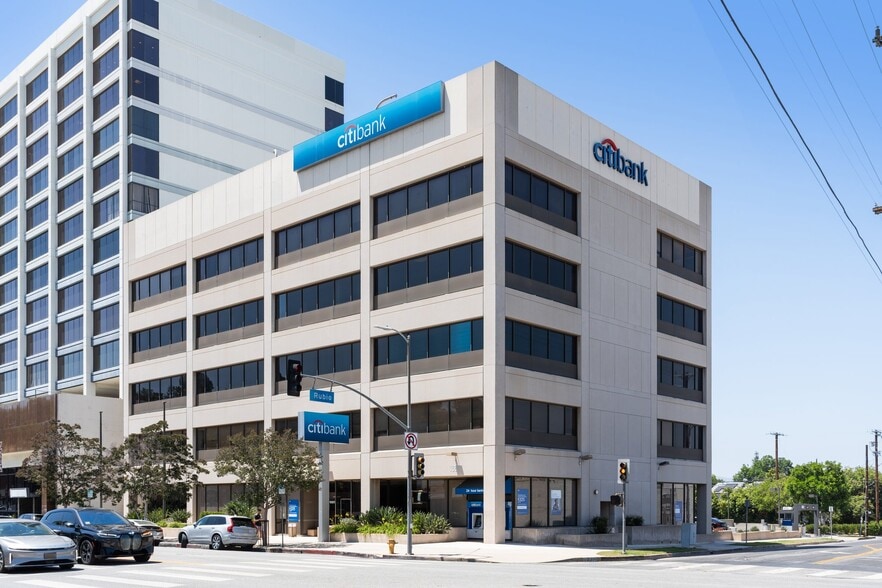 More Photos Of 16601 Ventura Blvd, Encino Office For Sale