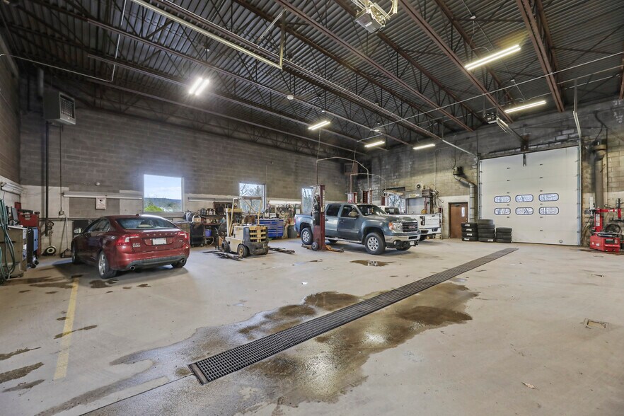 More Photos Of 1260 East St, Pittsfield Freestanding For Sale