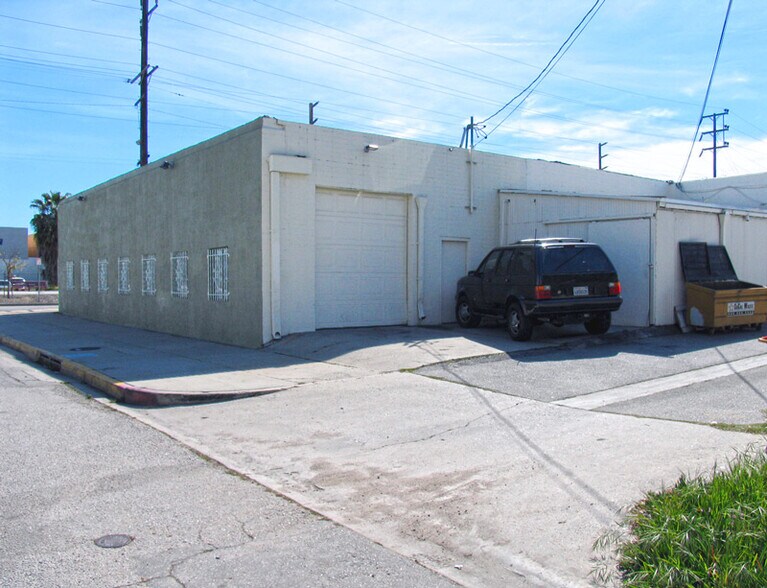 More Photos Of 10731-10737 Chandler Blvd, North Hollywood Industrial For Sale