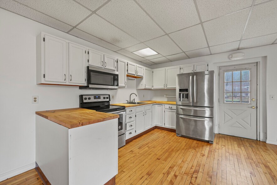 More Photos Of 55 Crystal St, Lenox Dale Apartments For Sale