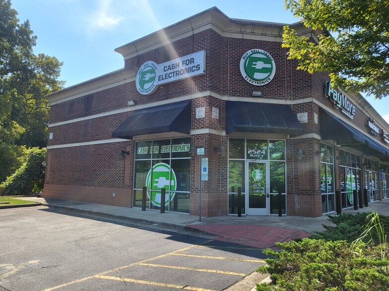 More Photos Of 2524 E Franklin Blvd, Gastonia General Retail For Lease