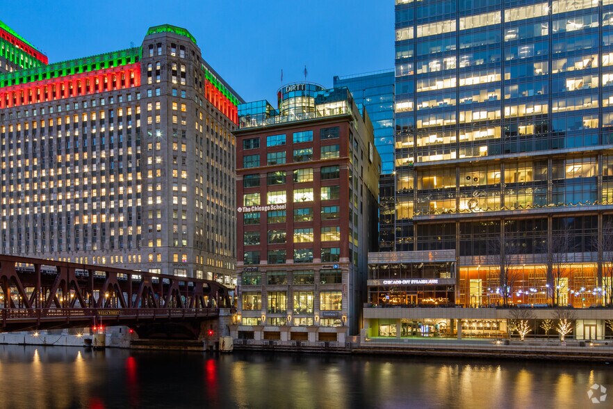 More Photos Of 325 N Wells St, Chicago Office For Lease