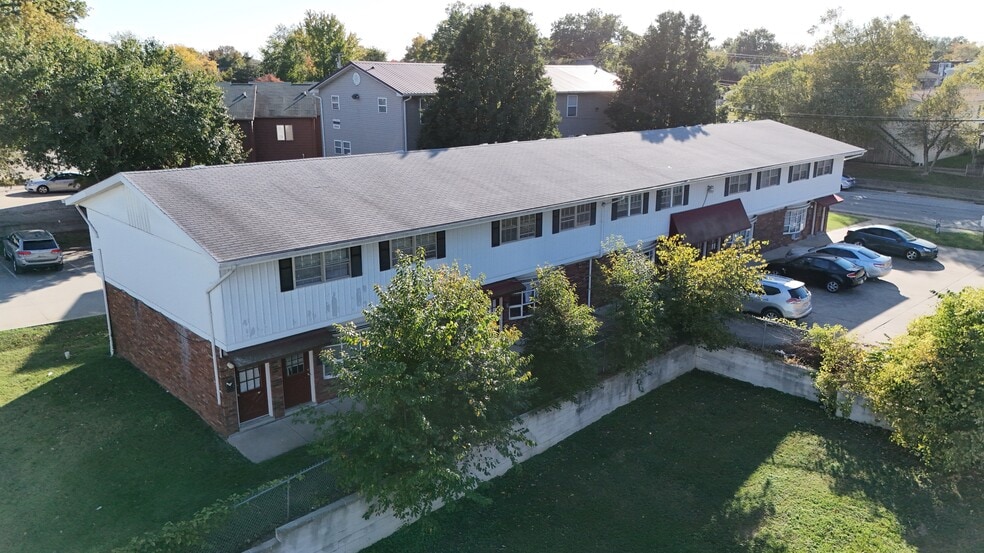 More Photos Of 505 S Poplar St, Carbondale Apartments For Sale