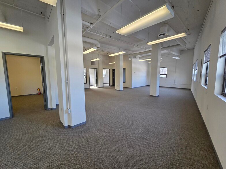 More Photos Of 38 Montvale Ave, Stoneham Office For Lease