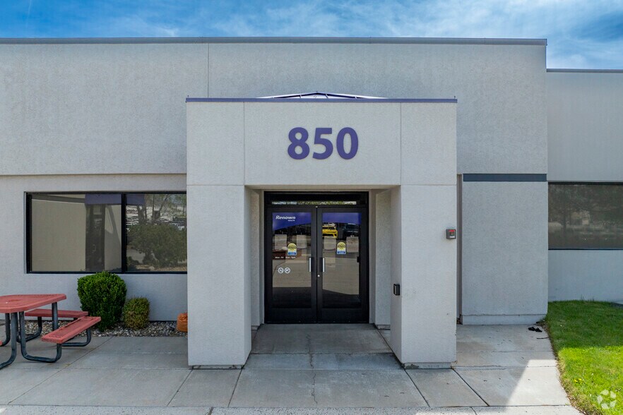 More Photos Of 850 Harvard Way, Reno Office For Sale