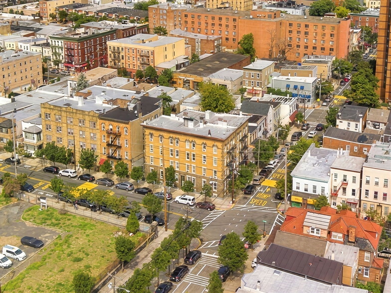 More Photos Of 604 21st St, Union City Apartments For Sale