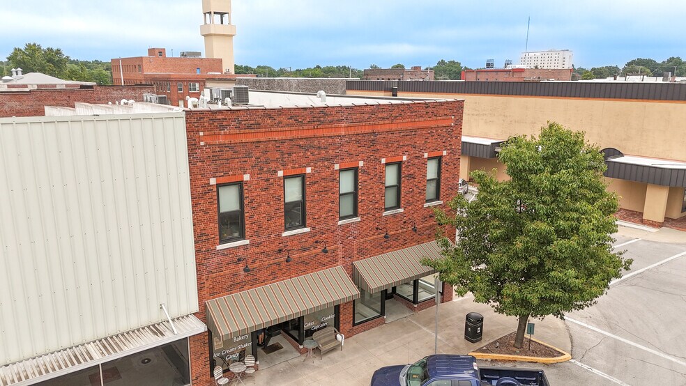 More Photos Of 301-303 W Reed St, Moberly Office For Lease