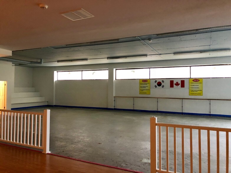 More Photos Of 1390-1400 Plains Rd E, Burlington General Retail For Lease