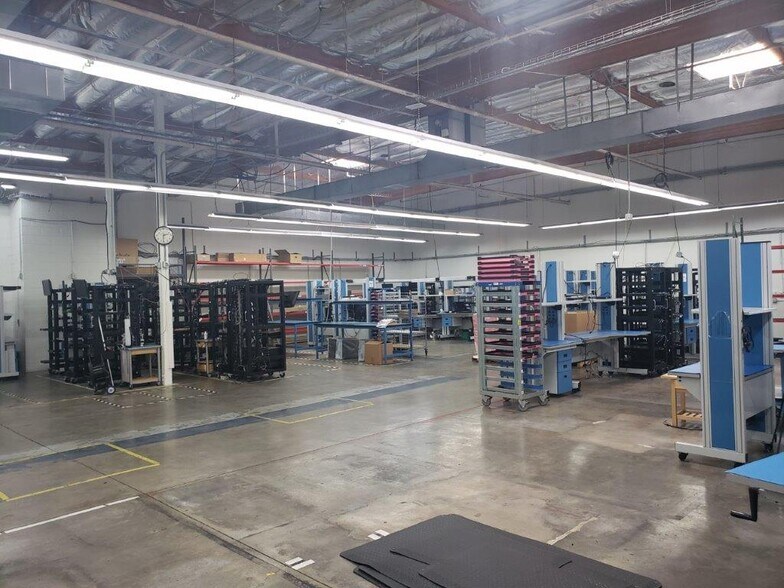 More Photos Of 1020 Chestnut St, Burbank Light Distribution For Lease