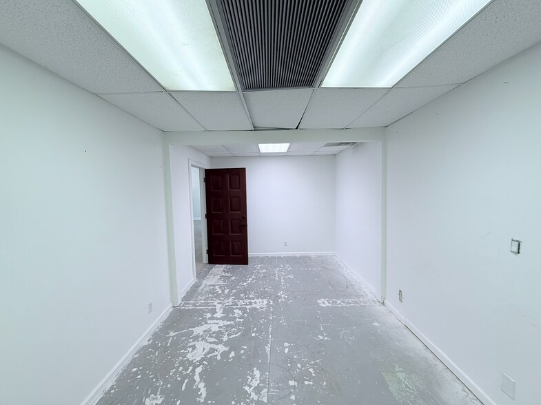 More Photos Of 1177 Clare Ave, West Palm Beach Warehouse For Lease