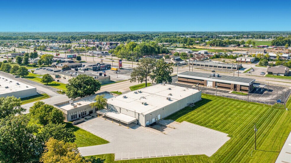 More Photos Of 8501 Moller Rd, Indianapolis Flex For Lease