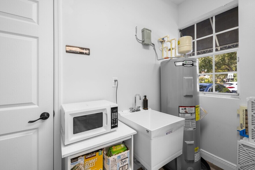 More Photos Of 815 S Howard Ave, Tampa Medical For Sale