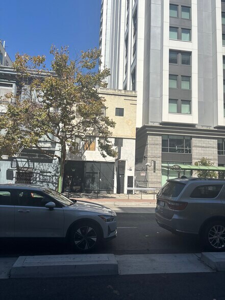 Primary Photo Of 614 14th St, Oakland General Retail For Lease