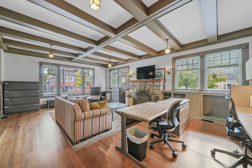 More Photos Of 530 S Union St, Traverse City Medical For Sale