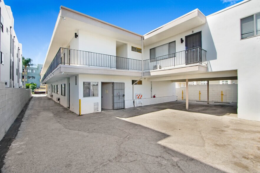 More Photos Of 11763 Hamlin St, North Hollywood Multifamily For Sale