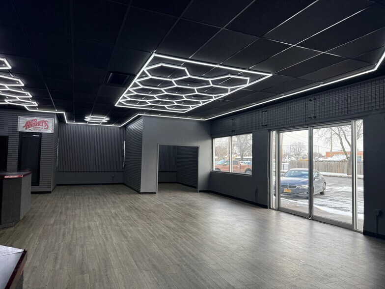 More Photos Of 1711 N Clinton Ave, Rochester Office For Sale