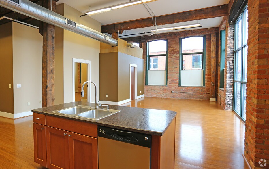 More Photos Of 55 Railroad St, Rochester Apartments For Lease