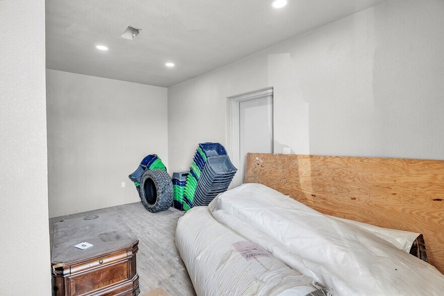 More Photos Of 14035 52nd st, Odessa Industrial For Sale