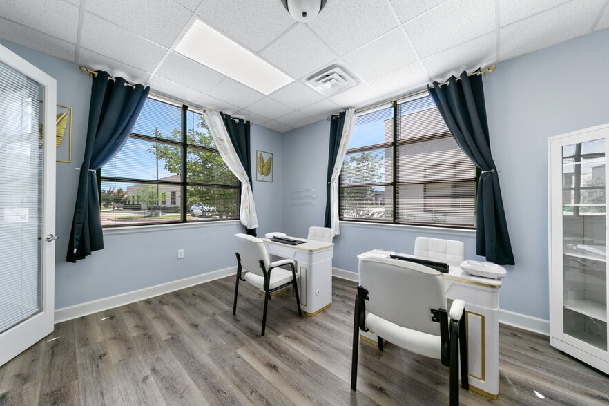 More Photos Of 8118 Fry Rd, Cypress Medical For Lease