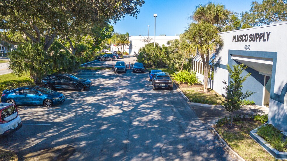 More Photos Of 990 S Rogers Cir, Boca Raton Manufacturing For Lease