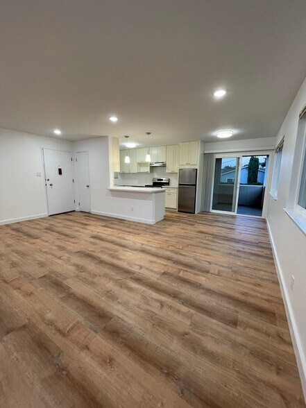More Photos Of 1205 Geraldine Way, Belmont Apartments For Sale
