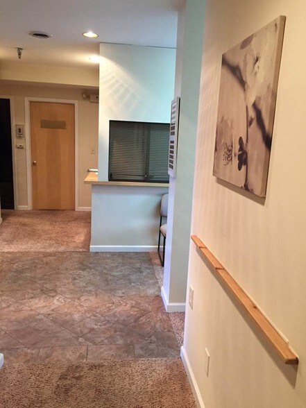 More Photos Of 55 Old Nyack Tpke, Nanuet Office Residential For Lease