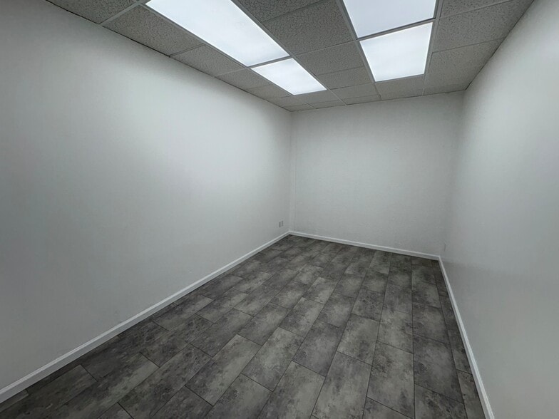 More Photos Of 5909 E 15th St, Tulsa Manufacturing For Sale