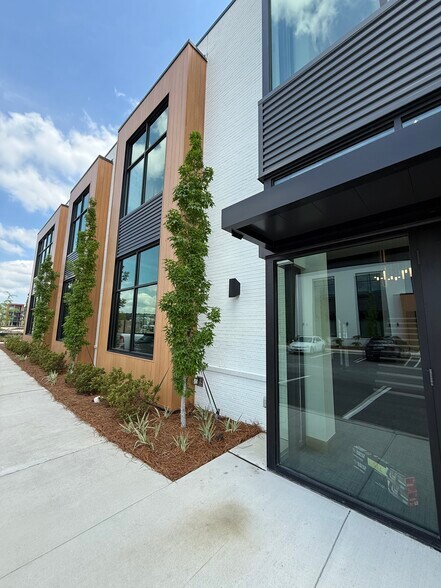 More Photos Of 415 Brighton Park Blvd, Summerville Office Residential For Lease