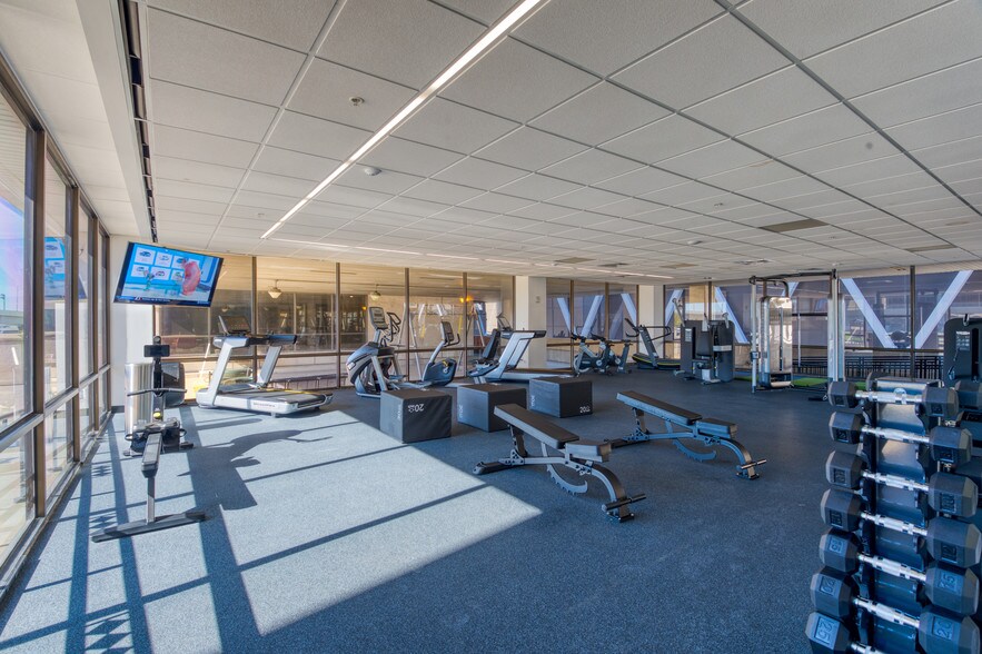 More Photos Of 2200 S Service Rd, Dallas Unknown For Lease