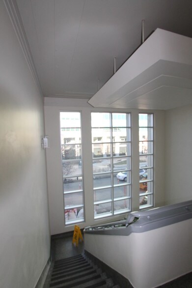 More Photos Of 4909 50 St, Red Deer Office For Lease