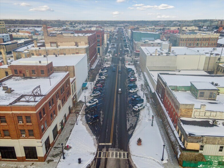 More Photos Of 711 Washington Ave, Bay City Medical For Sale