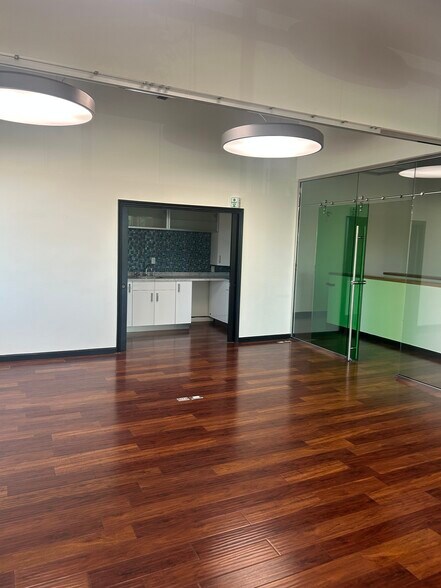 More Photos Of 15131 Woodlawn Ave, Tustin Research And Development For Lease
