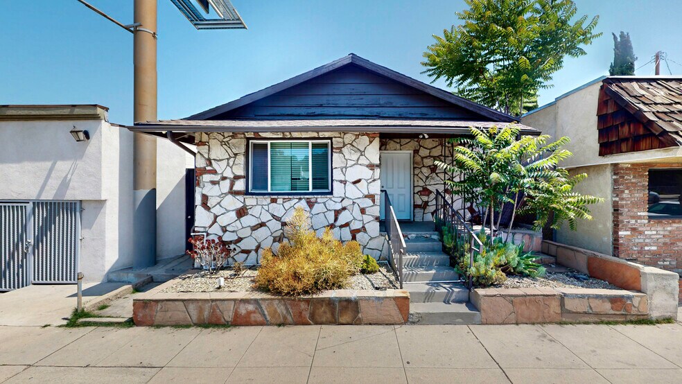 More Photos Of , Tujunga Office For Sale