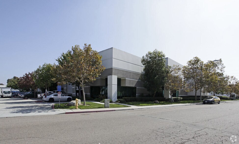 Primary Photo Of 520 Corporate Dr, Escondido Warehouse For Lease