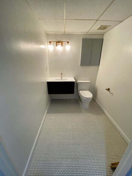 More Photos Of 15-17 Park Ave, New York Apartments For Lease