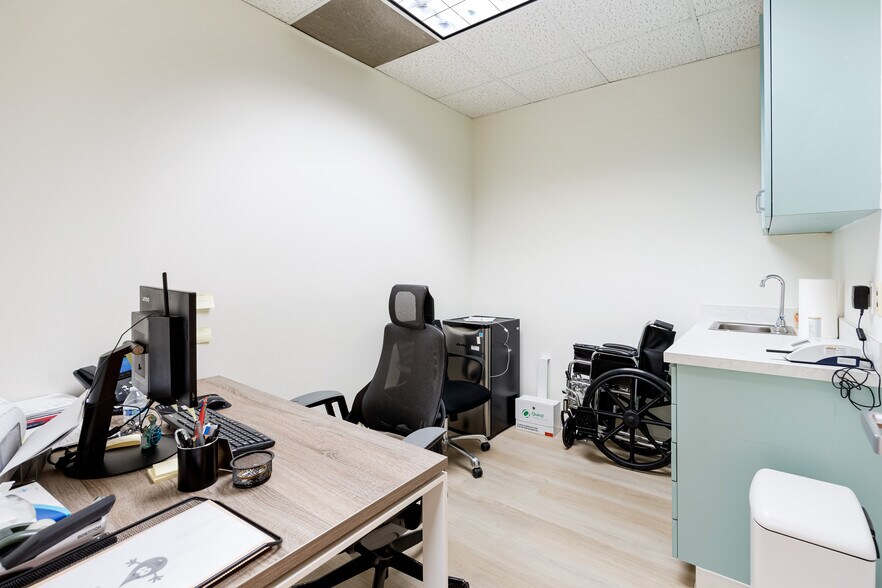 More Photos Of 2031 W Alameda Ave, Burbank Medical For Lease